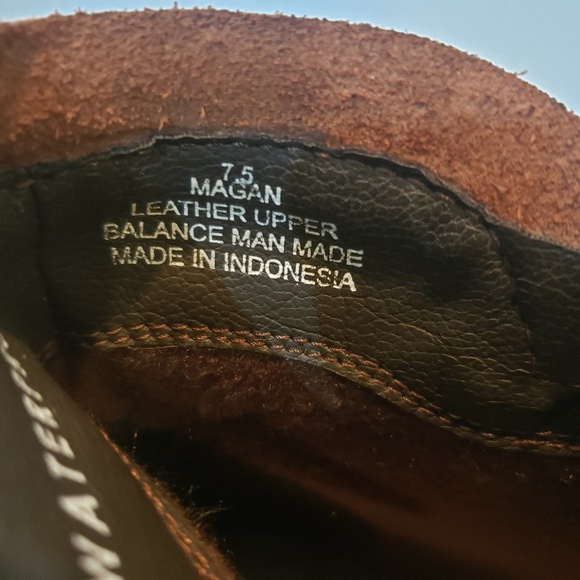 CLOSING SALE Blondo Waterproof Brown Ankle Boots - Picture 8 of 8